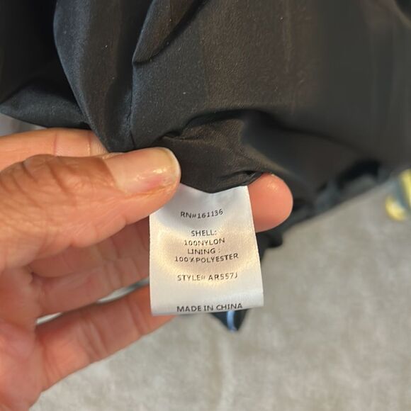 Cropped Puffer Jacket, size M - Picture 10 of 13